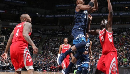  爱德华兹超远压哨绝杀，森林狼一分险胜开拓者