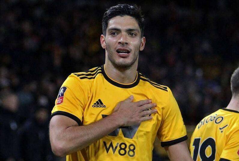  狼队锋霸帽子戏法，客场横扫伯恩利显神威