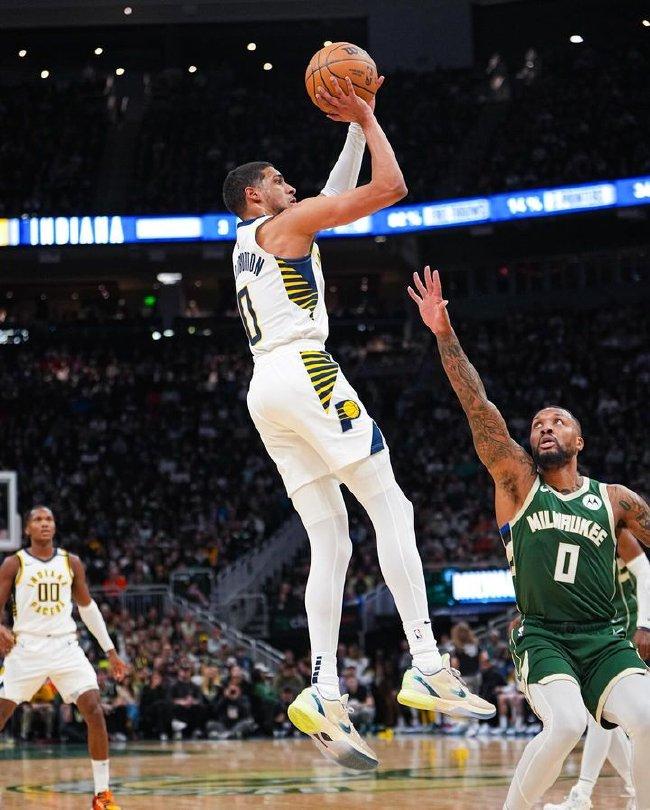  希尔德三分如雨，步行者大胜活塞结束连败