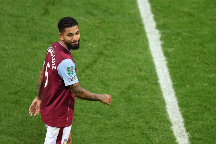  道格拉斯·路易斯远射建功，维拉中场核心助力球队登顶