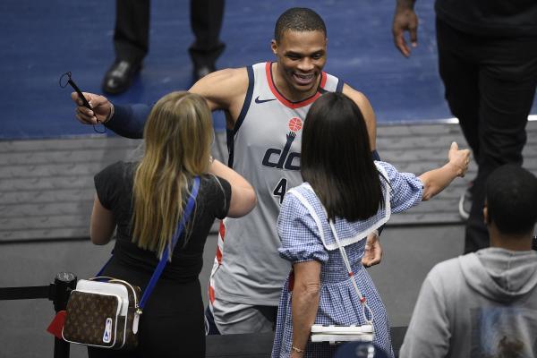  科隆保级生死战全力死守艰难拿到一分